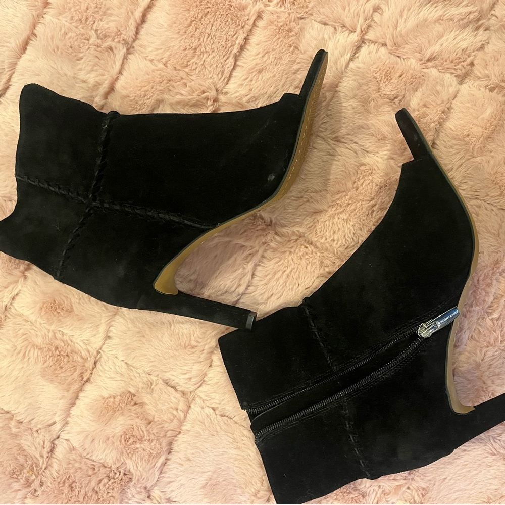 NEW VINCE CAMUTO SUEDE PEEP TOE BOOTIES 8.5W